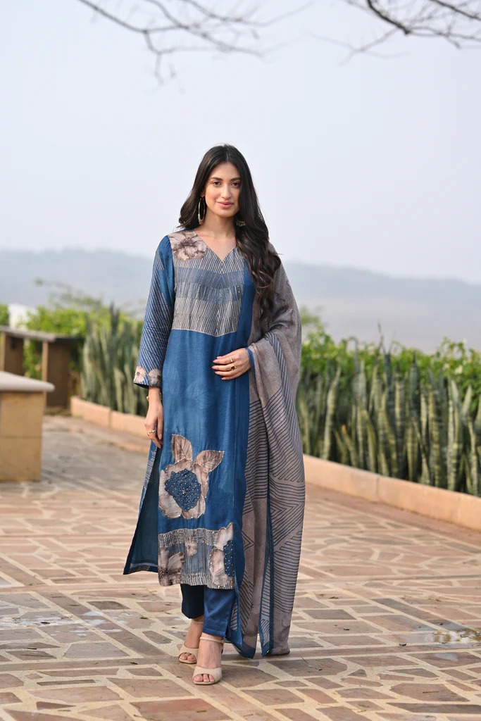 Blue Fagun Floral Print Pure Muslin Suit Set With Sequence , Patch and Thredle work - Image 9