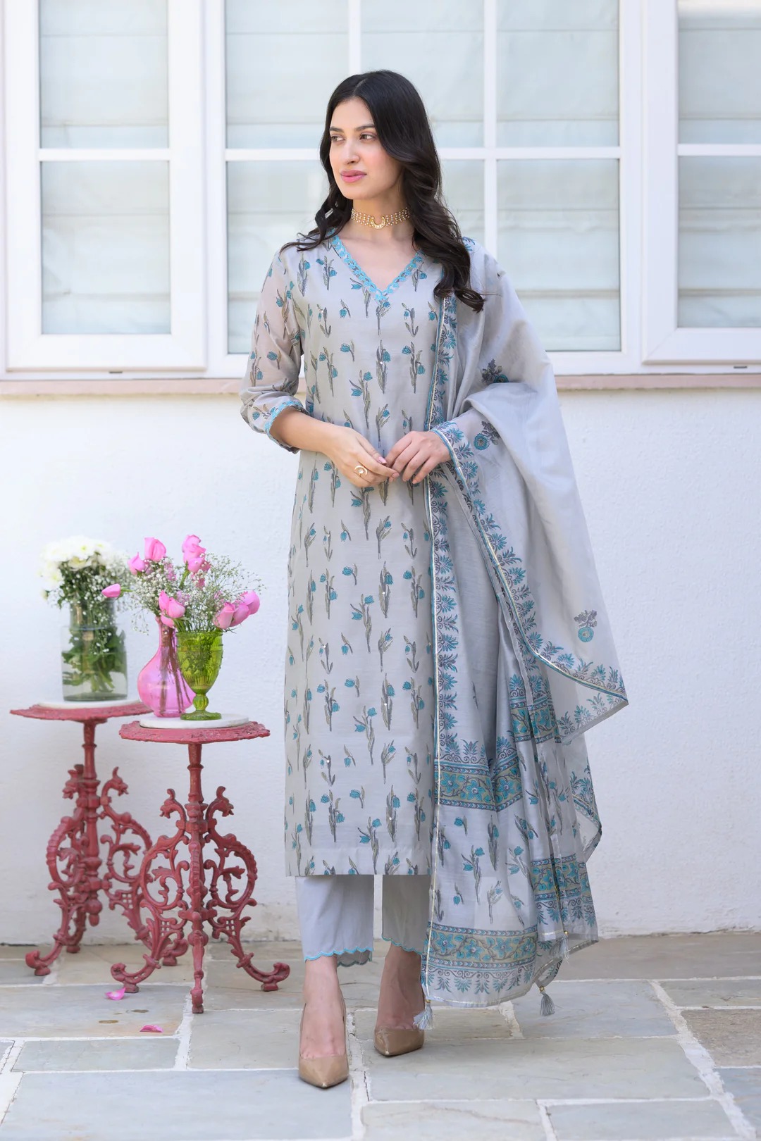 Grey Daisy Suit Set with thread scallope Work in Neck and Pant