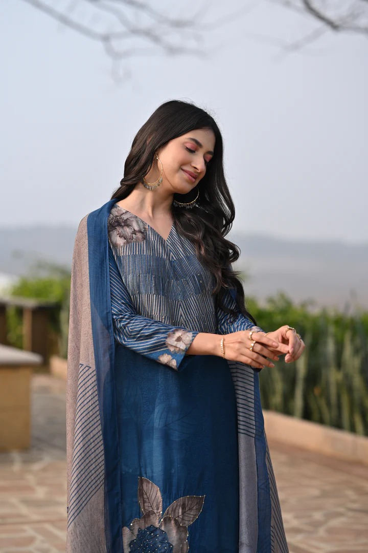 Blue Fagun Floral Print Pure Muslin Suit Set With Sequence , Patch and Thredle work - Image 4