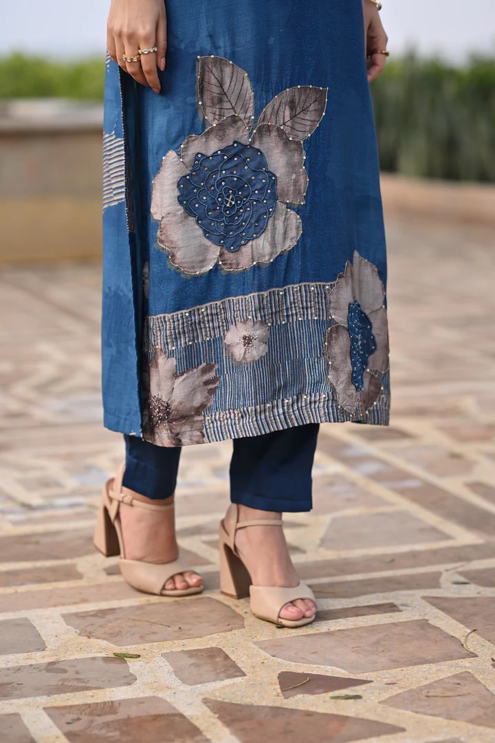 Blue Fagun Floral Print Pure Muslin Suit Set With Sequence , Patch and Thredle work - Image 6